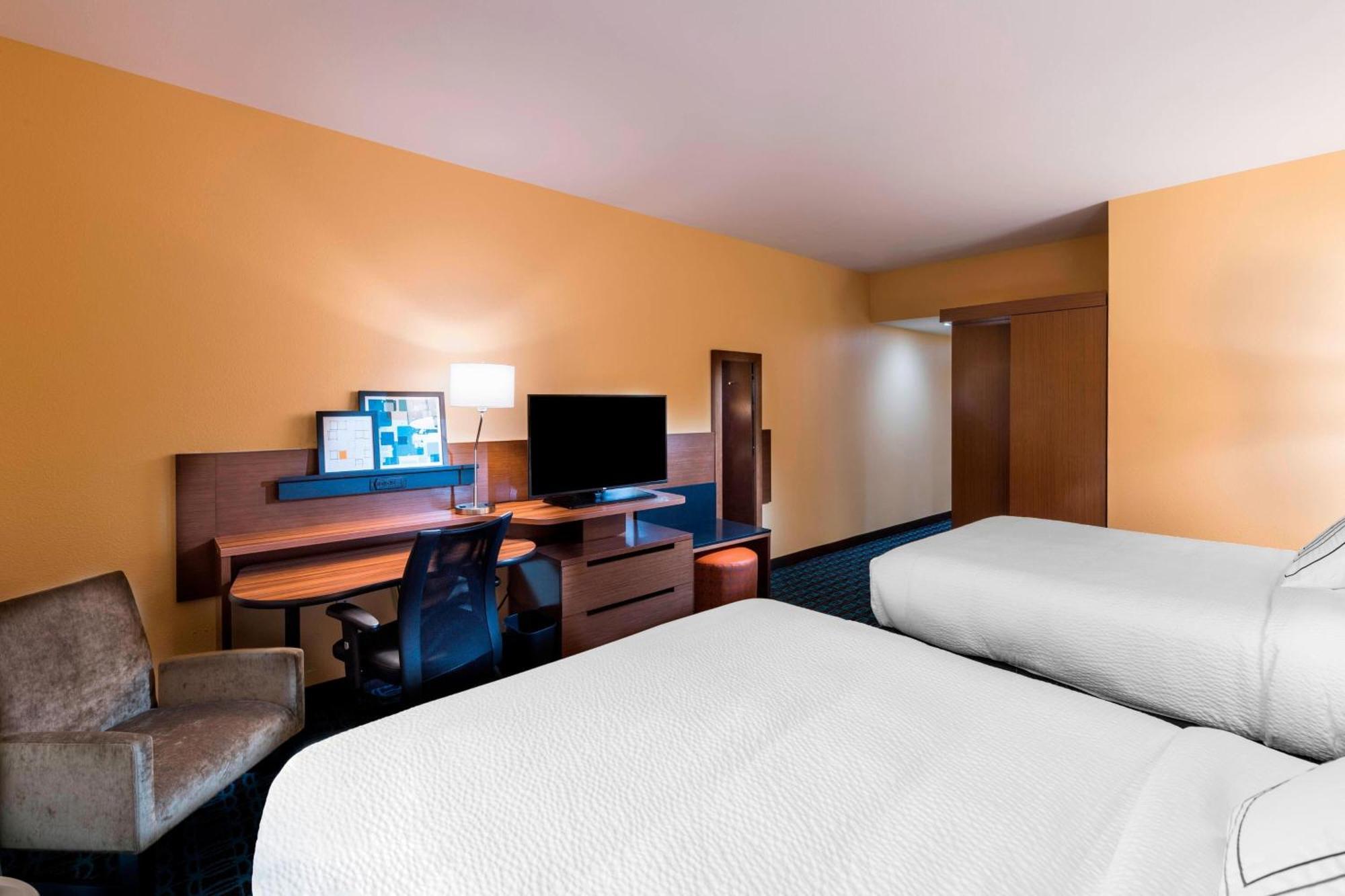 Fairfield Inn & Suites By Marriott Dallas Ваксахачи Экстерьер фото