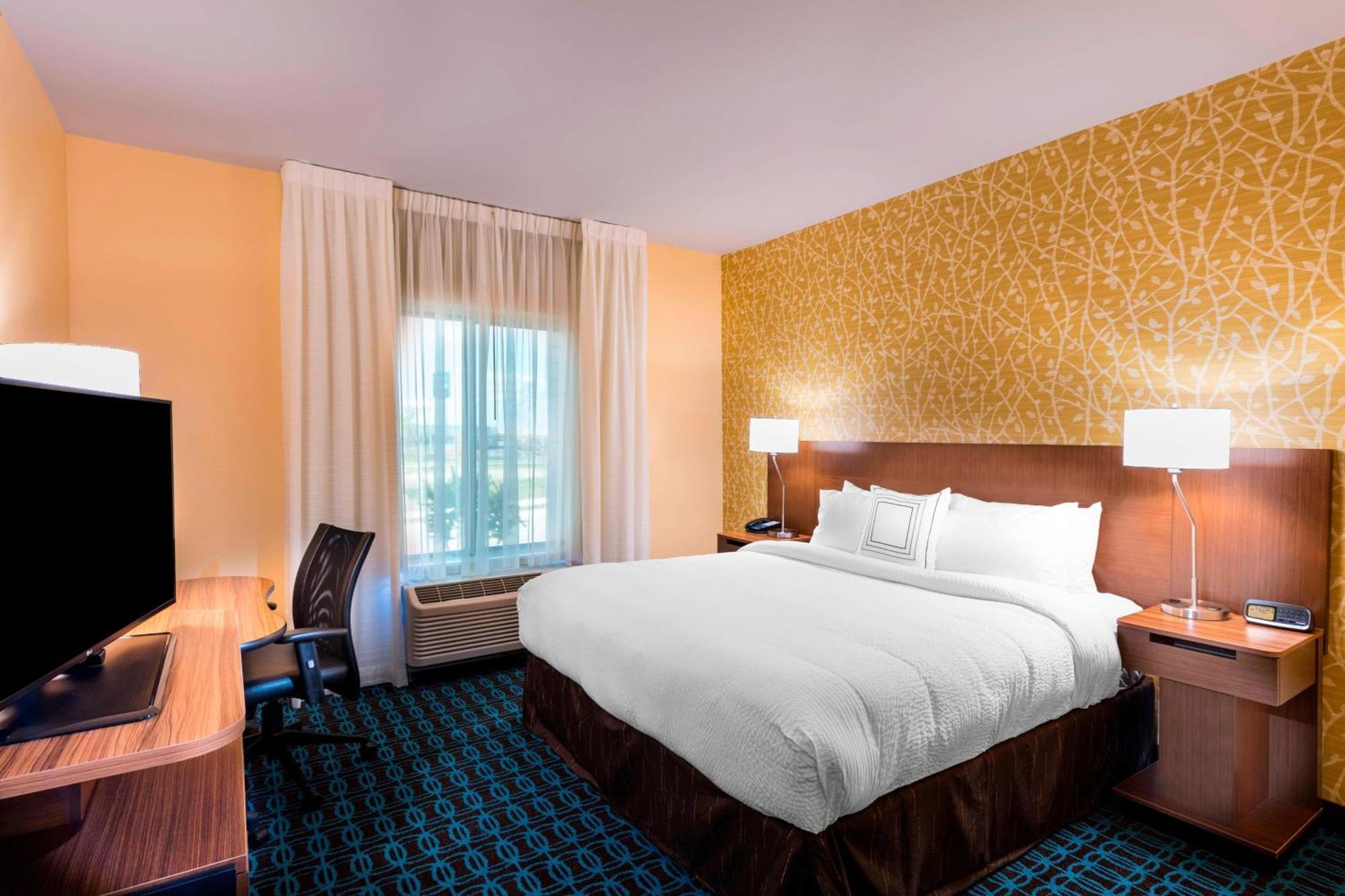 Fairfield Inn & Suites By Marriott Dallas Ваксахачи Экстерьер фото