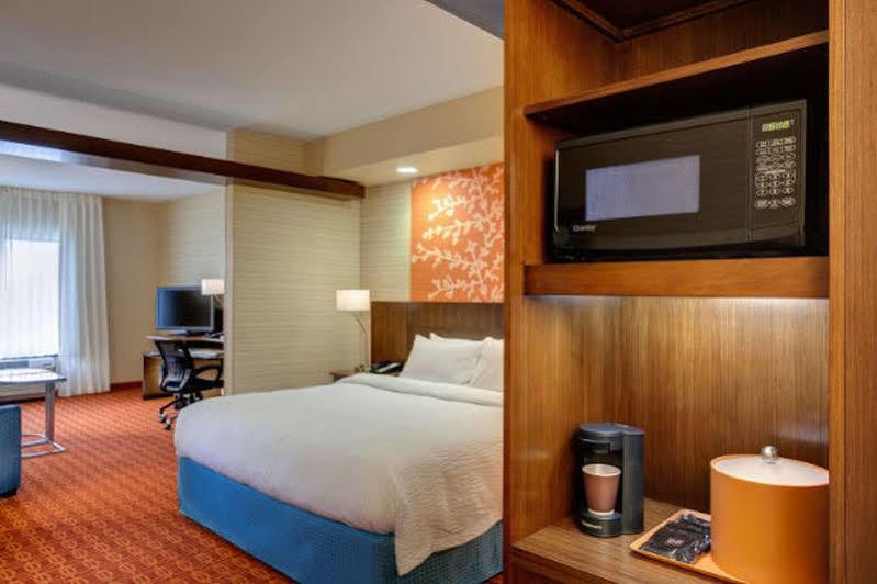 Fairfield Inn & Suites By Marriott Dallas Ваксахачи Экстерьер фото